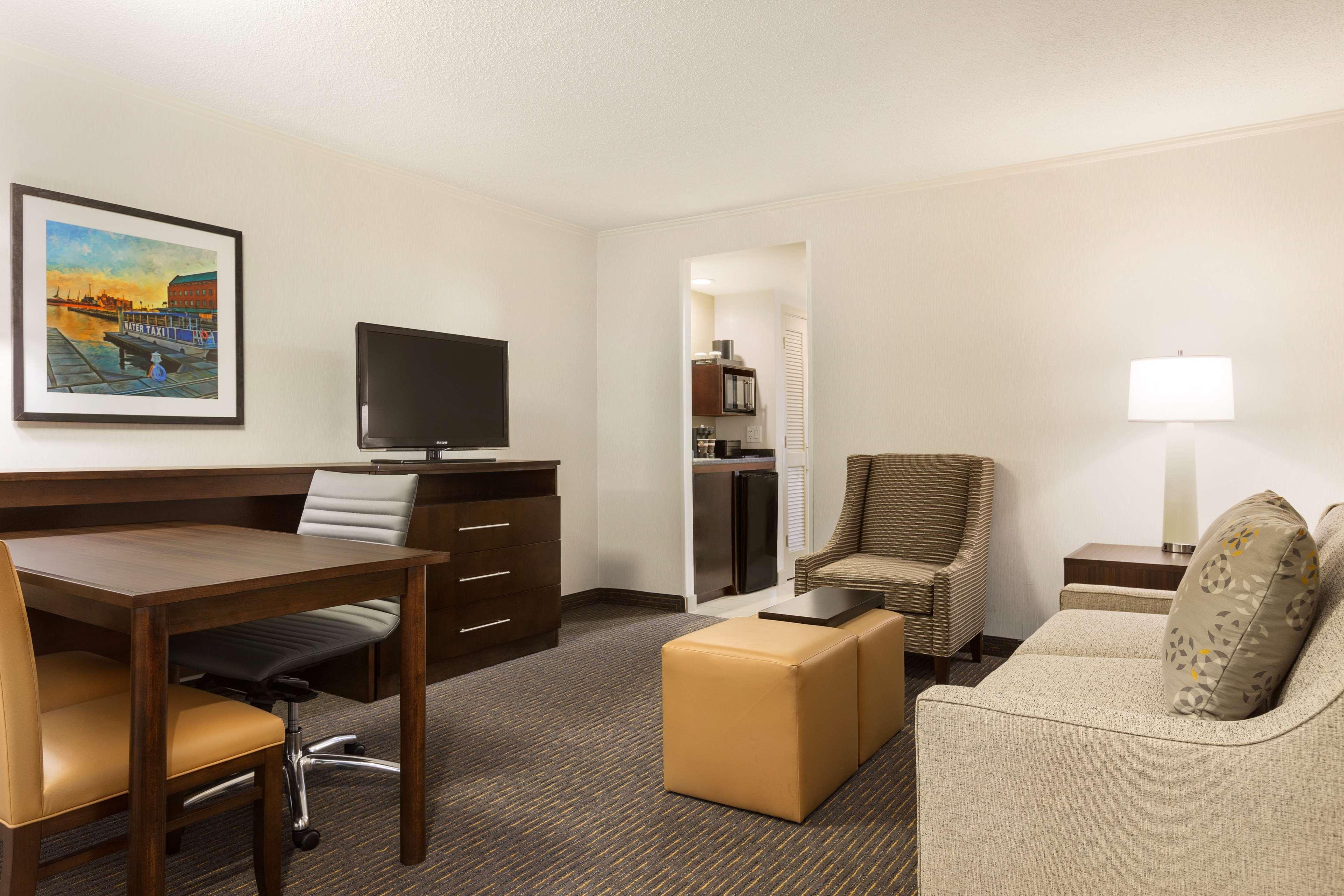 Embassy Suites By Hilton Baltimore At BWI Airport Linthicum Exterior photo