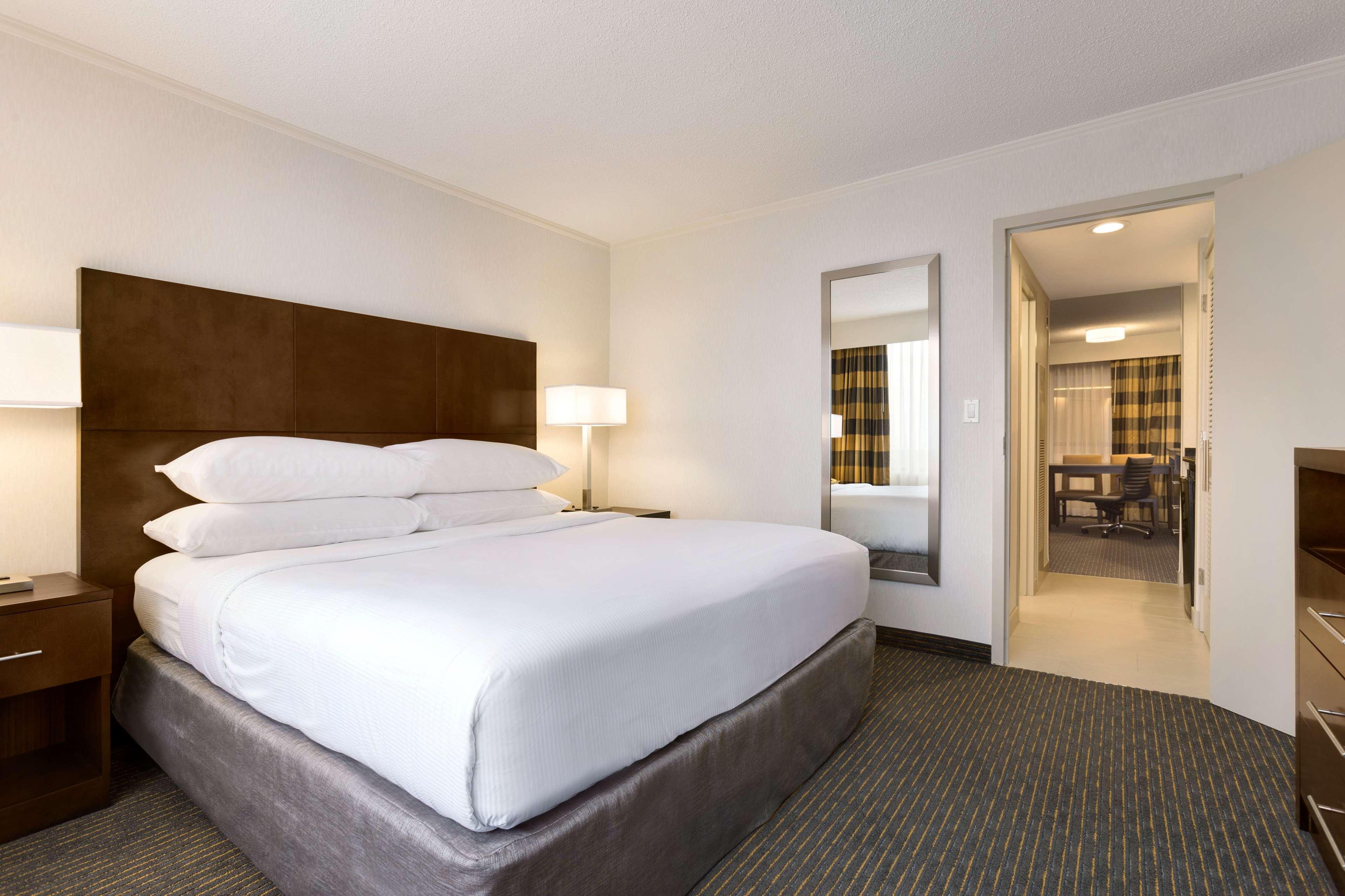 Embassy Suites By Hilton Baltimore At BWI Airport Linthicum Exterior photo